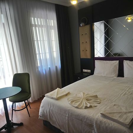 Royal Garden Suite And Hotel Istanbul Exterior foto