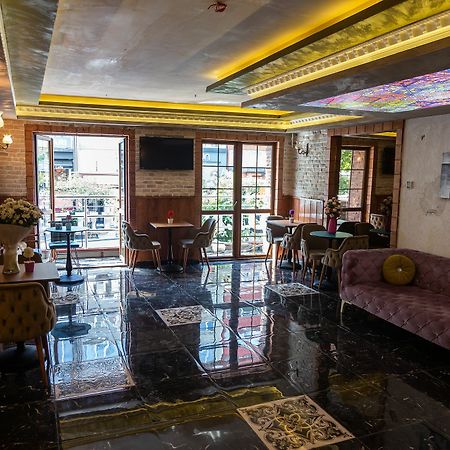 Royal Garden Suite And Hotel Istanbul Exterior foto